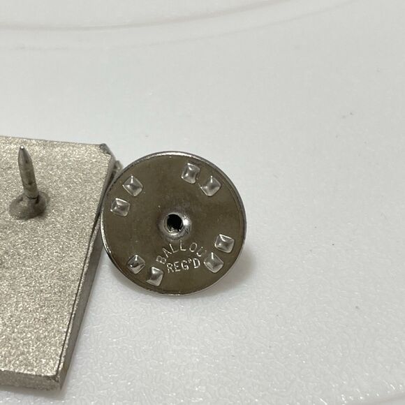 Alesis HR-16 & MMT-8 Drum Machine Sequencer Pin Electronic Music Gear Brooch - Picture 6 of 7